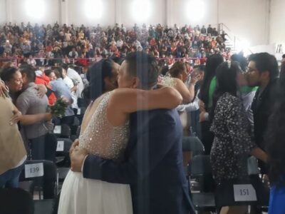 Realizan matrimonios colectivos en Pedro Escobedo