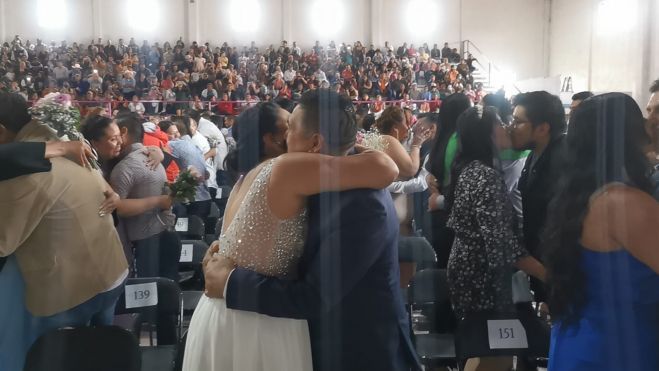 Realizan matrimonios colectivos en Pedro Escobedo