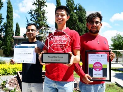 Gana estudiante FI UAQ Premio Municipal de la Juventud SJR