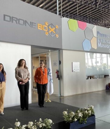 Inaugura UNAQ laboratorio Drone Box