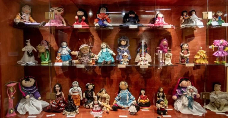 Amealco: El Pueblo mágico que tiene el único museo de muñecas artesanales del país