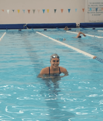 Nadadora queretana representa a México en El Salvador