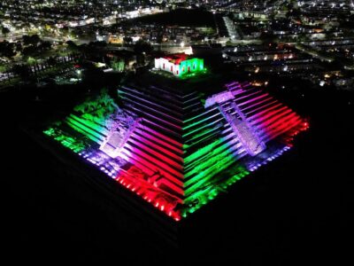 Iluminan la pirámide de El Pueblito en Corregidora