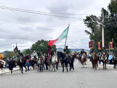 Celebran con cabalgata bicentenario de Heroico Colegio Militar