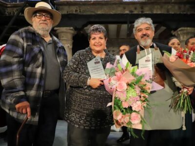 Cómicos de la Legua reconoce trayectoria actoral de Patricia Murillo y Alberto Orozco