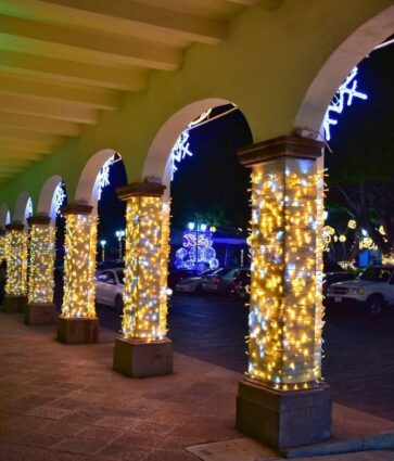 Más de mil 100 adornos luminosos navideños decoran Corregidora