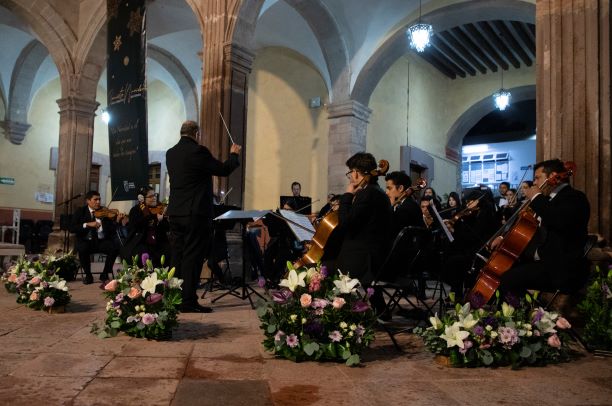 Celebra UAQ tradicional Concierto Navideño, con la Orquesta de Cámara