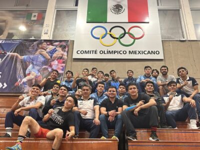 Logra equipo de lucha múltiples medallas en Ciudad de México