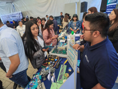 Visitan Feria de Universidades más de 600 aspirantes