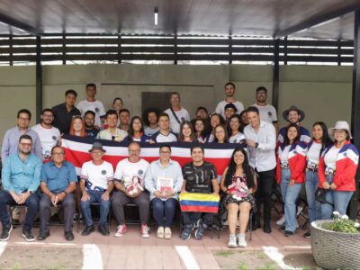 Recibe alcaldesa suplente de Corregidora a músicos y bailarines de Costa Rica y Colombia