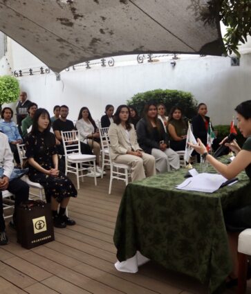 Se reúnen estudiantes con autoridades chinas en la Representación de Querétaro en Ciudad de México