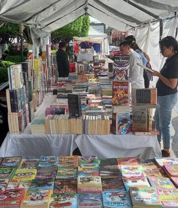 Inició la «Feria del libro para la paz y la esperanza» en San Juan del Río