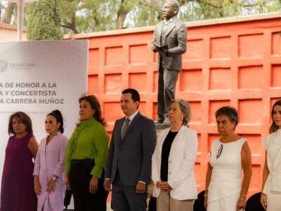 Dedica Municipio de Querétaro Guardia de Honor a Esperanza Cabrera Muñoz