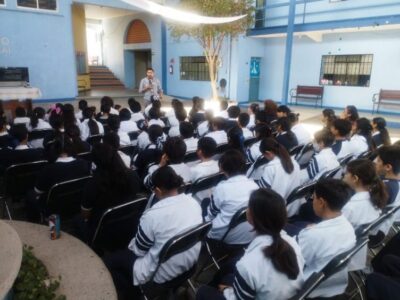 FGR lleva pláticas preventivas a escuelas de la entidad