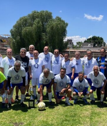 «Gallos Blancos» conmemora 74 años de trayectoria y fútbol profesional para los Queretanos